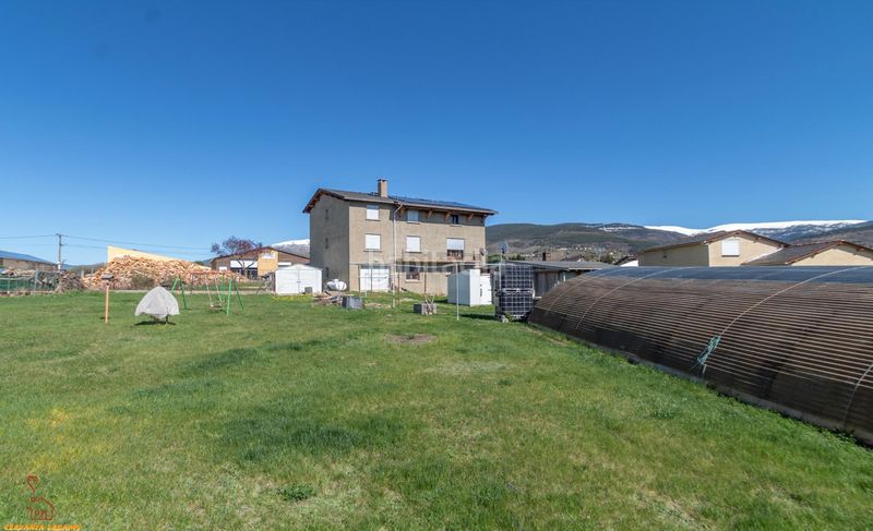 Foto 431b7725-59c1-4c43-a0ef-9bae9f990b07. Casa  con gran jardín en Osseja