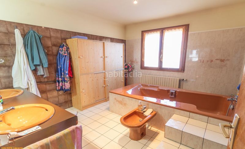 Foto 80fba71d-bb29-42d5-8846-9b10cfbd1b68. Casa  con gran jardín en Osseja