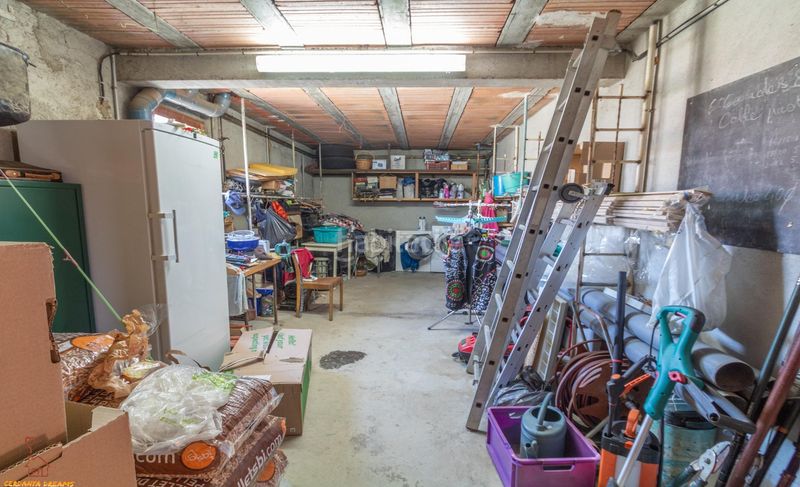 Foto a223d775-b9fc-4e37-a5ed-c8fb62633aba. Casa  con gran jardín en Osseja