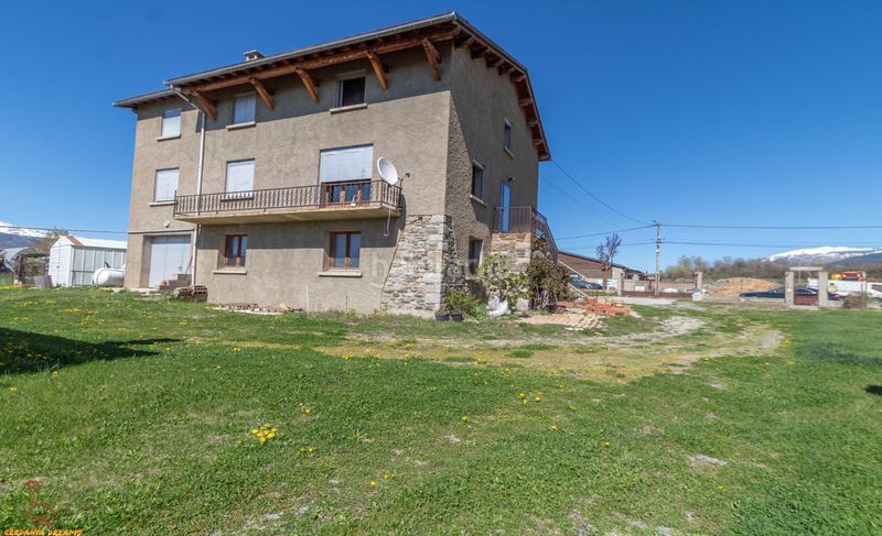 Foto c6a0e726-2225-43ac-b7f6-d113c25fe3d4. Casa  con gran jardín en Osseja