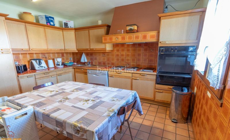 Foto d170305f-6b7c-46ef-b596-b2a06783b2db. Casa  con gran jardín en Osseja