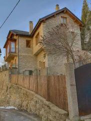 Casa in Angoustrine-Villeneuve-des-Escaldes. Gran casa histórica y única