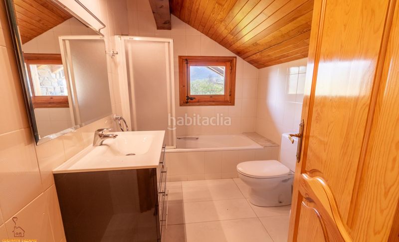 Foto 256db8c7-3dab-4749-ba81-56484b5233b4. Chalet  con jardín privado en Llívia