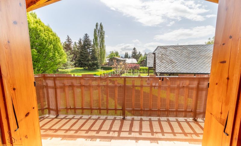 Foto 3c3c8e57-fc8b-4005-a7e0-66587f15ea10. Chalet  con jardín privado en Llívia