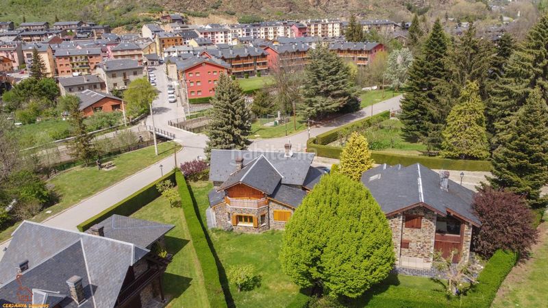 Foto 519390fb-2333-4611-8aad-a3308edc0ee0. Chalet  con jardín privado en Llívia