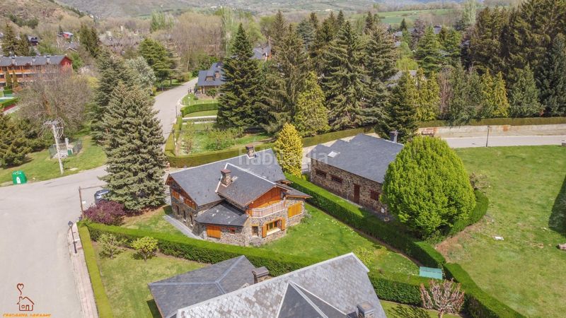 Foto 5e23e768-a8f9-4a5d-898f-1f6cffbf5853. Chalet  con jardín privado en Llívia