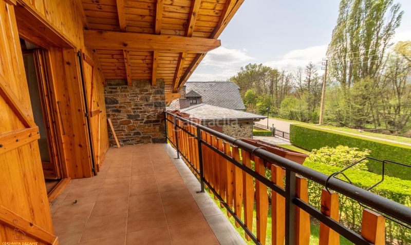 Foto 7cffa239-7244-4e32-8805-9b7b7838dd57. Chalet  con jardín privado en Llívia