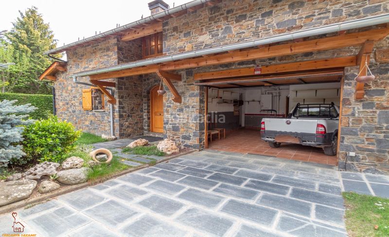 Foto 93bf1d50-d302-4fb1-9fa8-2200f4fe3eac. Chalet  con jardín privado en Llívia