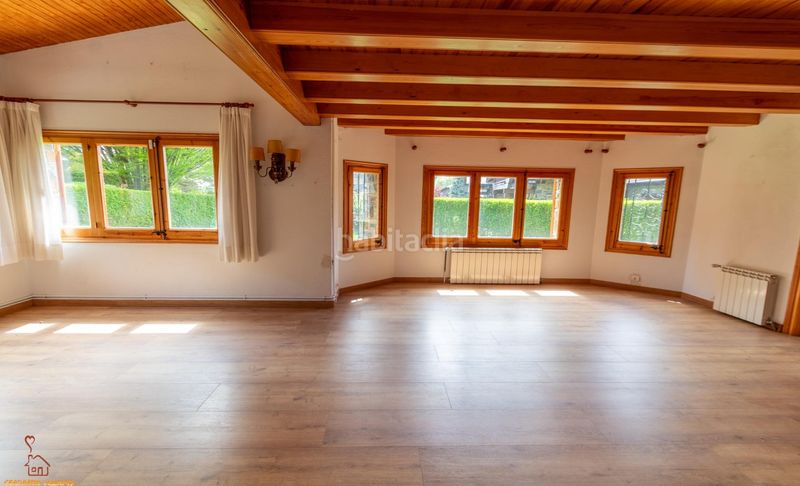 Foto a74e3562-eff2-48a9-8fbf-5baac32a7adf. Chalet  con jardín privado en Llívia