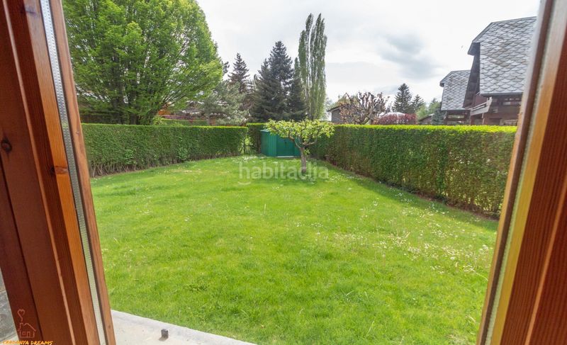 Foto e0640626-f0cc-405c-941c-1a884419219c. Chalet  con jardín privado en Llívia