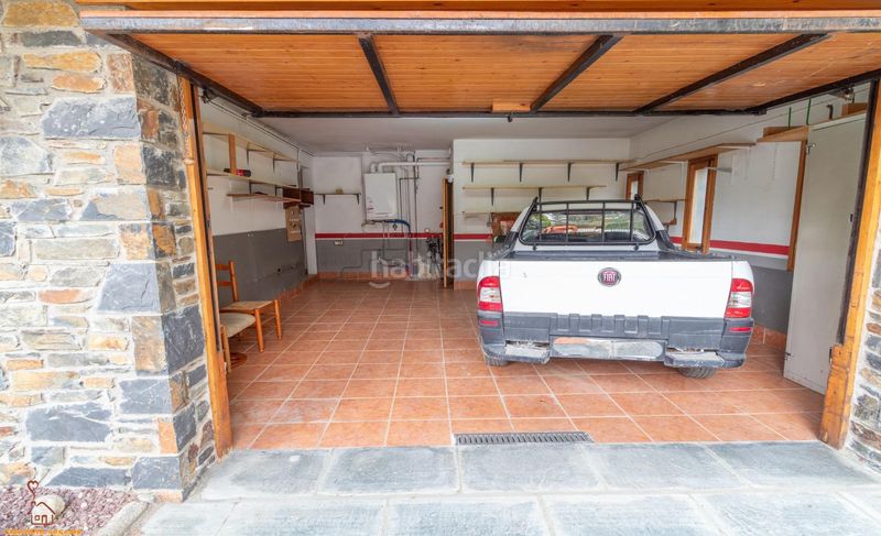 Foto fba85498-0f97-41bb-b2af-39392cc1f056. Chalet  con jardín privado en Llívia