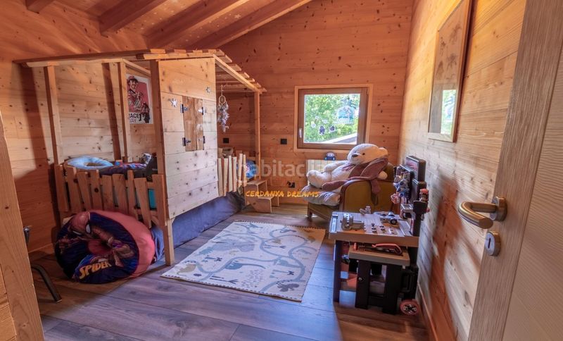 Foto 4a5db33b-b3b1-4d2f-a622-361d622ec416. Chalet en rue baillettes 1 casa con gran jardín en Latour de Carol