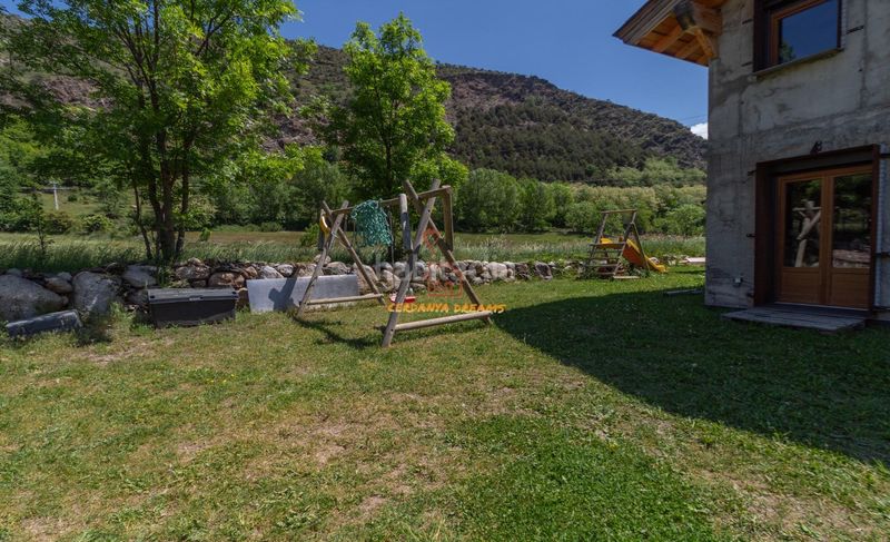 Foto 56980817-df86-4515-8080-2fa16e164704. Chalet en rue baillettes 1 casa con gran jardín en Latour de Carol