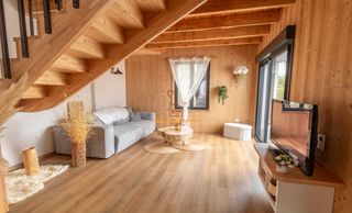 Chalet in Enveitg. Reformada totalmente con jardín privado