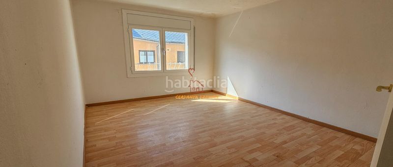 Foto ec8d3775-e330-430a-9985-f6fc67c3c735. Casa a carrer d'estavar 17 a Llívia