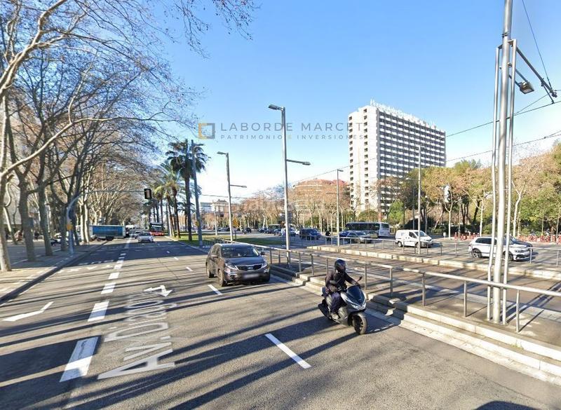 Foto 6b0f4824-667b-4af8-bef6-633d7da61a32. Local comercial  en venta , ya arrendado, en excelente ubicación, junto a la av. diagonal con calle numancia a la altura de illa di en Barcelona