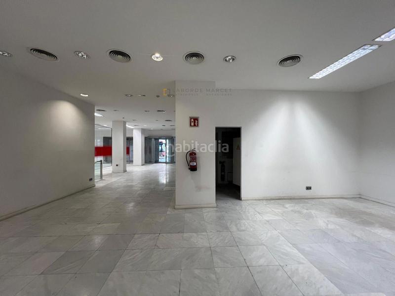 Foto 9c4b38b5-c15b-42af-9a56-7c8b68975fba. Alquiler local comercial  en alquiler en la rambla en Barcelona