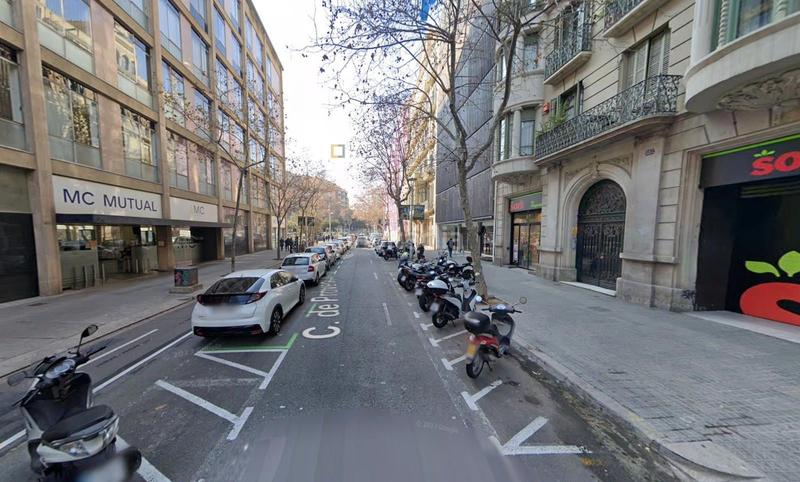 Foto 82f7a377-bb6c-40ec-82e0-926e39dc9c0d. Alquiler local comercial local en venta en la calle aragó en Barcelona