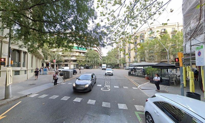 Foto a448d308-e05a-4d0f-8831-b117dad67b75. Alquiler local comercial local en venta en la calle aragó en Barcelona