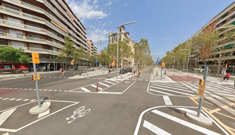 Foto c5b2c859-6a67-414c-9f06-4b3fd331e729. Alquiler local comercial local en venta en la calle aragó en Barcelona