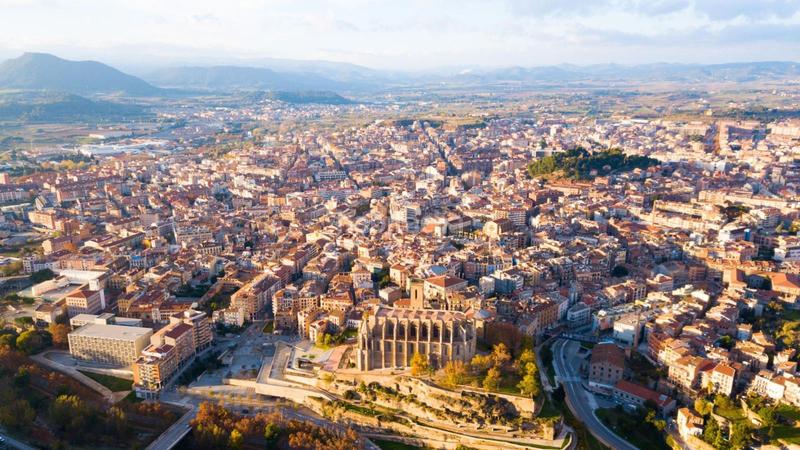 Foto 11ac5f3b-a810-40ca-a486-90488c666d83. Edificio in Poble Nou Manresa