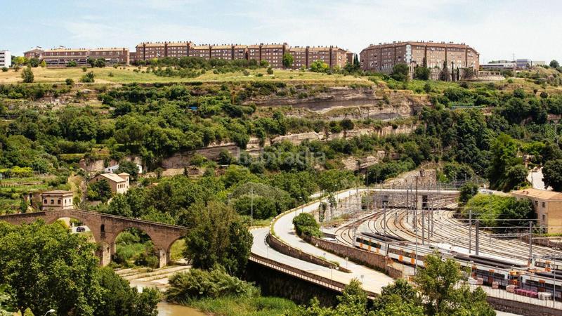 Foto 7ab44438-ca46-42bc-bbaf-e7e293756a27. Edificio in Poble Nou Manresa