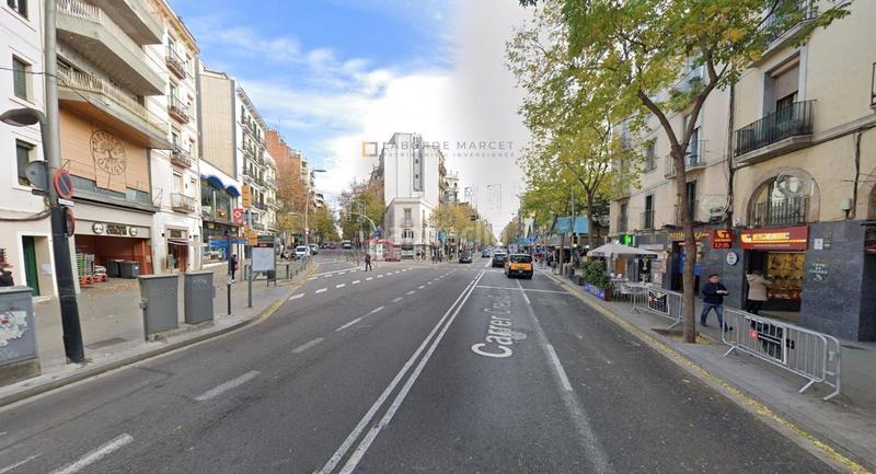 Foto c00b5495-adcd-46d9-aa43-ed4b5bc32a19. Edificio  en venta en cSants en Sants Barcelona