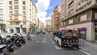 Lloguer Local Comercial  C/ neptú. Local en alquiler en gràcia  barcelona