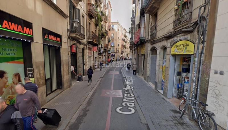 Foto fc3b4179-70bd-4441-bb36-d3902d030f68. Traspàs local comercial a Raval Barcelona