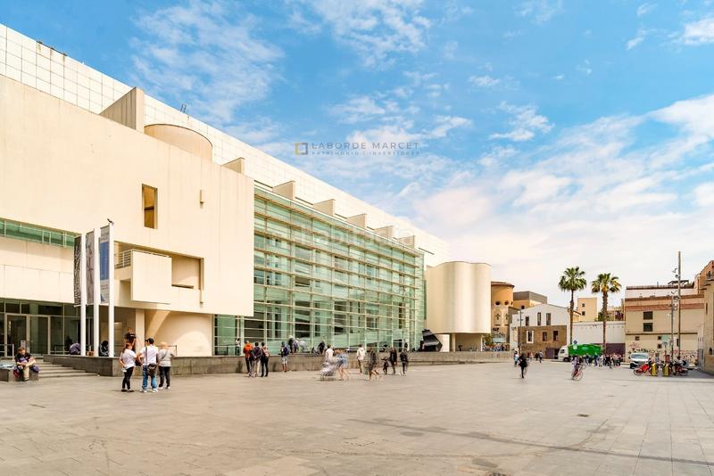 Foto e1732f75-91b0-4fd3-b9f0-cd47b763da38. Gebäude in Raval Barcelona