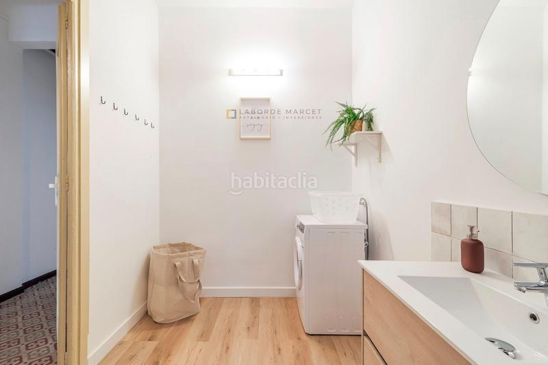 Foto e5cb4d9a-179d-46df-a82c-f5e06ecb3385. Gebäude in Raval Barcelona