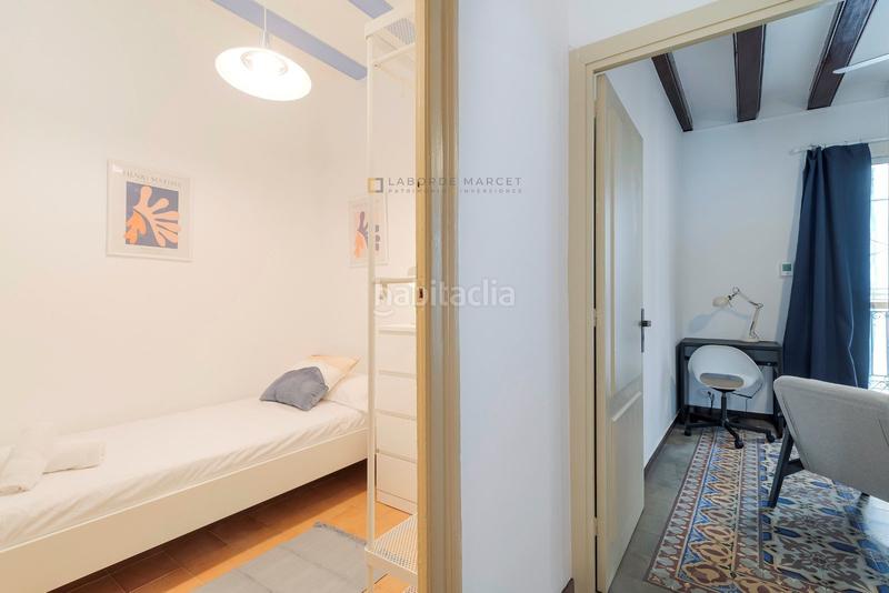 Foto f89ac8a0-3fb3-4de2-ba50-b076ddb3e0be. Gebäude in Raval Barcelona