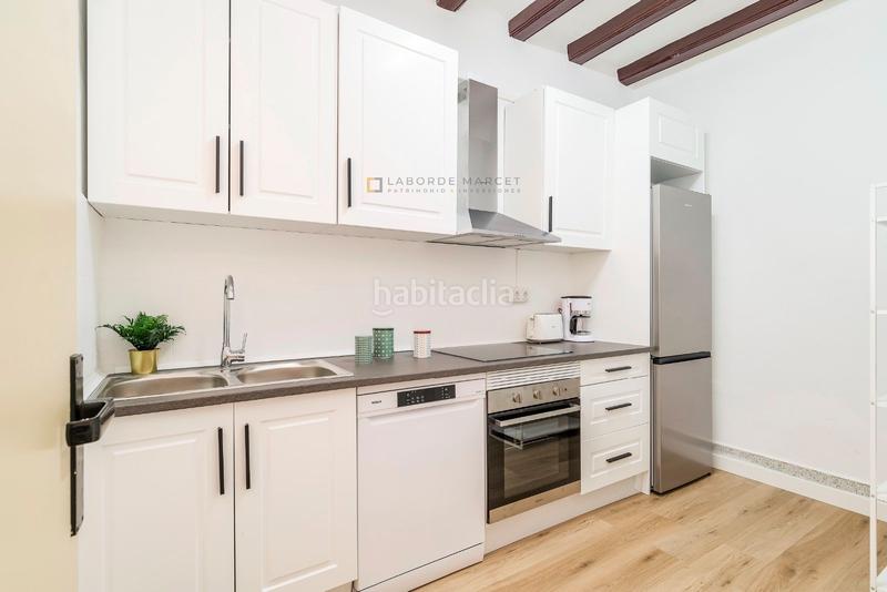 Foto f8b59cc3-d3ea-4f8b-9e2c-dd8f5b6d2b5c. Gebäude in Raval Barcelona