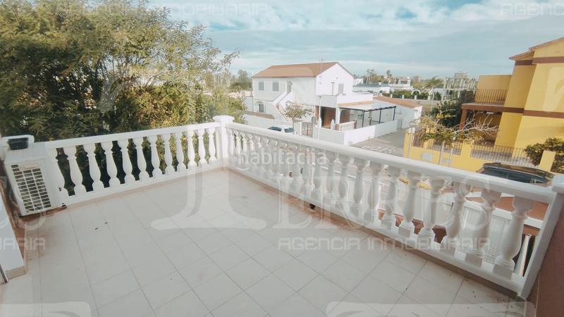 Foto fea6d425-3444-4ac0-8e64-7a781ab823a9. Casa adosada adosado frente al mar en La Torre-Playa de Chilches Moncofa