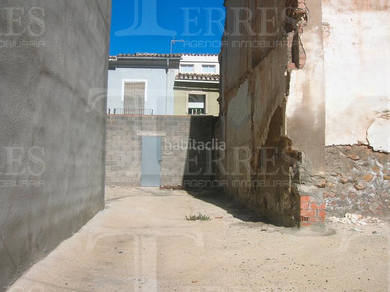 Foto af4e7a07-9cda-40e2-a2d0-f58f428259e0. Terreno residencial patio en el centro de la vall d'uixo en Vall d´Uixó (la)