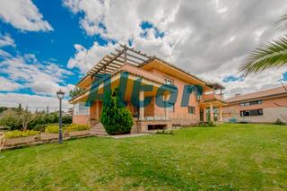 Xalet  Playa de comillas. Chalet independiente playa de comillas,37.boadilla del monte