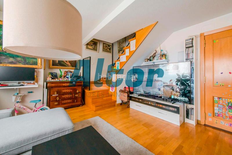 Foto 9adaed17-8617-408d-a956-227b3b8ab771. Dúplex en Sanchinarro Madrid