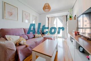 Piso  Trole. Piso en venta en vallecas palomeras  con inquilino y rentabilida