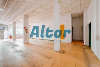 Local Comercial a FUENTE CISNEROS 62