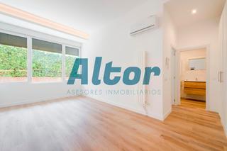 Piso  De santiago de compostela. Magnifica y elegante vivienda en el barrio de salamanca