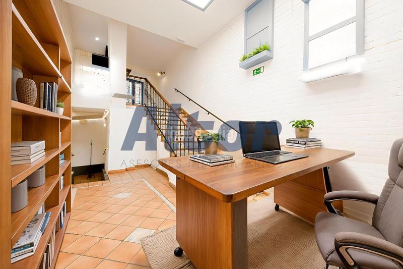 Foto 509f82e5-9a7c-49bc-b970-31c93fbd90b4. Locale commerciale in Almagro Madrid