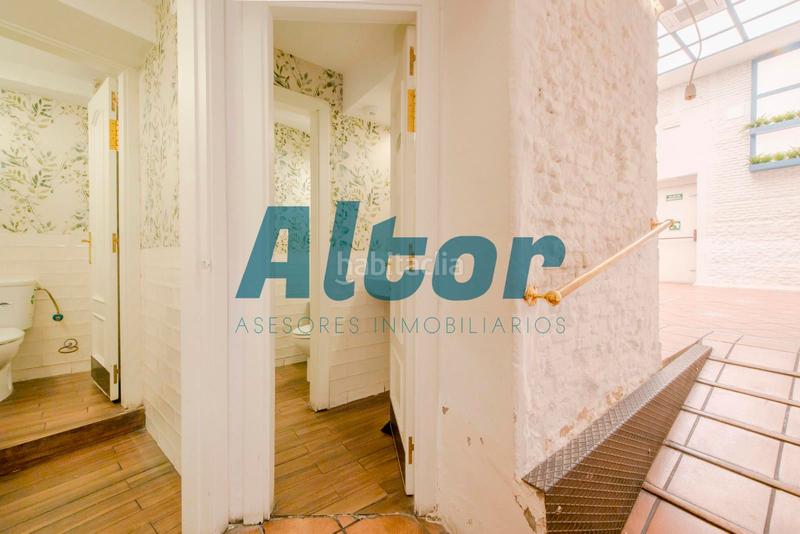 Foto b04634d1-bc1a-4cfd-b285-61e149056d3a. Locale commerciale in Almagro Madrid