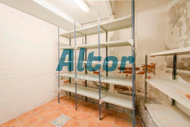 Foto f215842a-7a45-43b6-a5de-de2aa206817b. Locale commerciale in Almagro Madrid