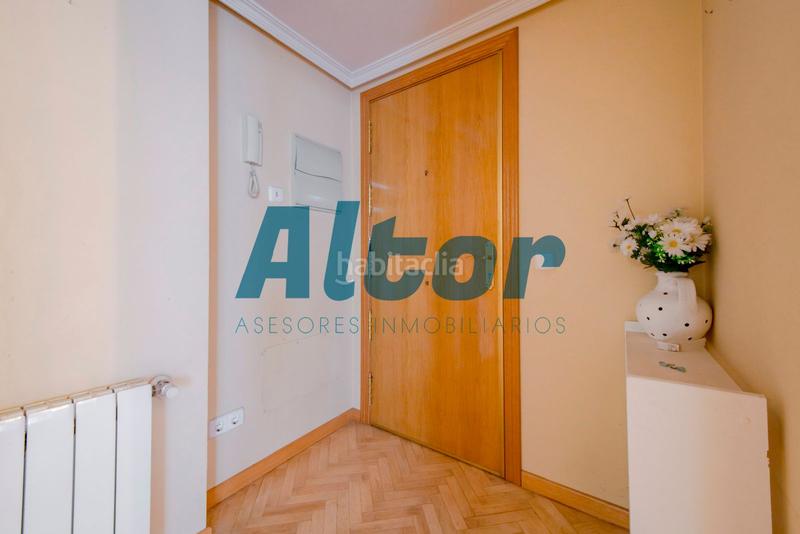 Foto 05d76aae-507d-4340-9415-3f46c2336e07. Pis amb calefacció aparcament a Guindalera Madrid