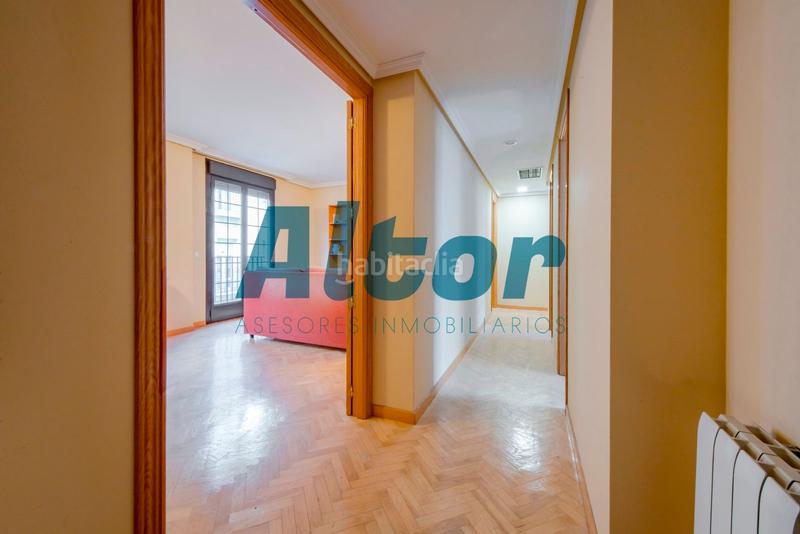 Foto 2cae845d-2938-4b63-b000-4b217295c2f9. Pis amb calefacció aparcament a Guindalera Madrid