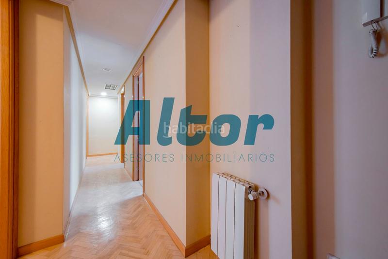 Foto 2e7d7925-70d7-4cd2-a463-f0958eba88eb. Pis amb calefacció aparcament a Guindalera Madrid