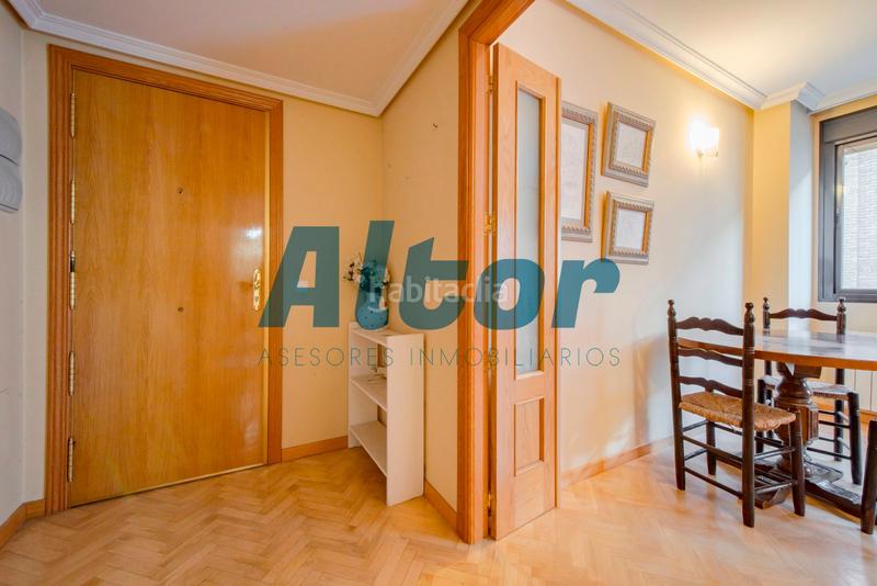 Foto 5f56f353-9bf7-4ea4-8d8a-92e42796e532. Pis amb calefacció aparcament a Guindalera Madrid