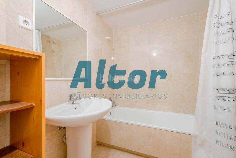 Foto a7abcb56-191c-42e9-b259-42cc18838990. Pis amb calefacció aparcament a Guindalera Madrid