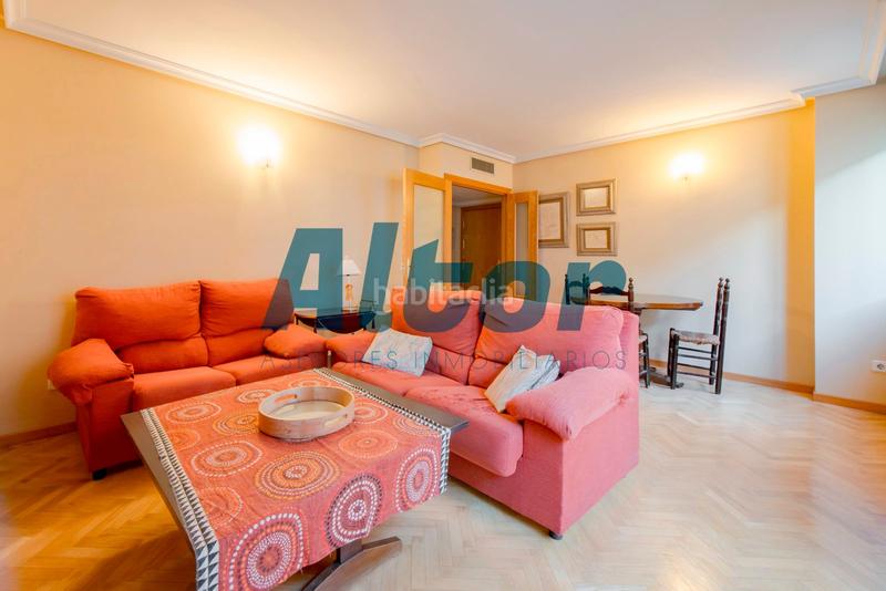 Foto a8cbde9f-59de-4ca3-9706-37e81cc7fab5. Pis amb calefacció aparcament a Guindalera Madrid