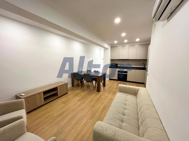 Foto 1bf6b73f-1f7a-45f0-81e4-768633ea883f. Rent flat in Imperial Madrid